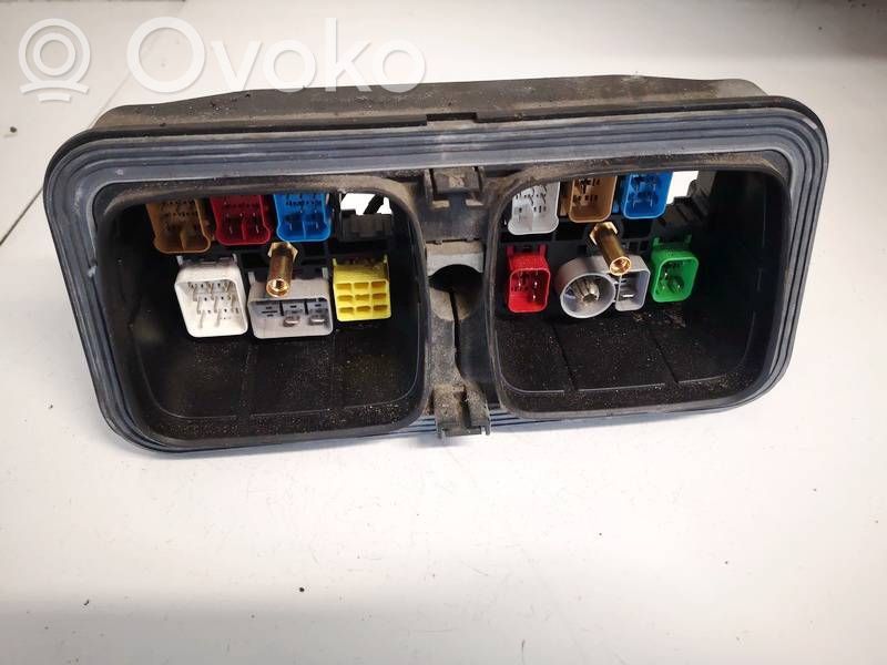 Volkswagen Polo IV 9N3 Skrzynka bezpieczników / Komplet 
