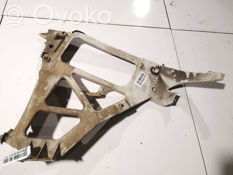 Ford Focus Aizmugurējā bufera montāžas kronšteins 