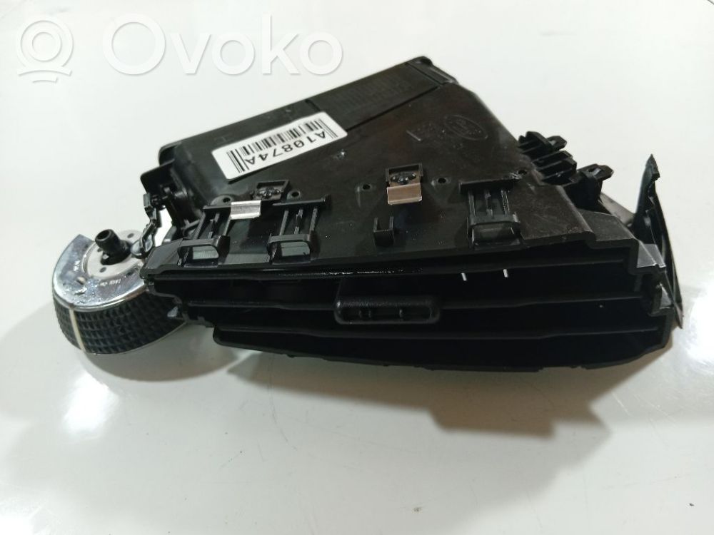 Ford Focus Dysze / Kratki środkowego nawiewu deski rozdzielczej 