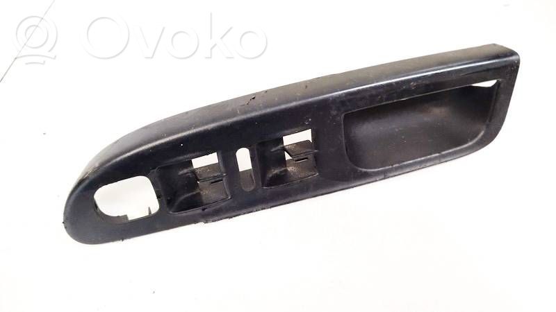 Volkswagen PASSAT B6 Ramă comutator geam ușă față 
