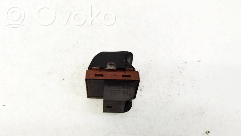 Audi A5 8T 8F Przełącznik / Przycisk otwierania klapy bagażnika 