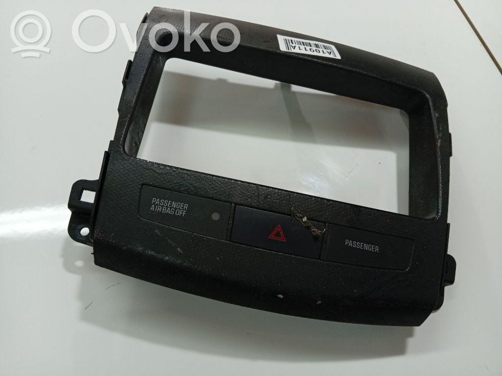 Peugeot 4007 Botón interruptor de luz de peligro 