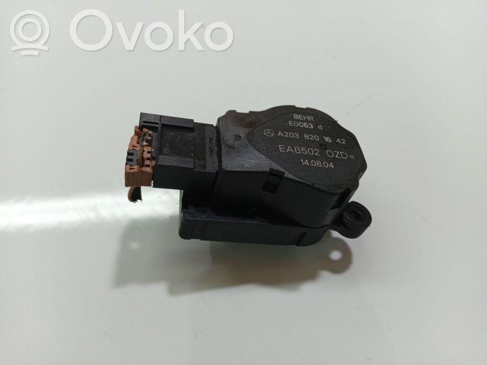 Mercedes-Benz CLS C219 Motor/actuator clapetă aer 