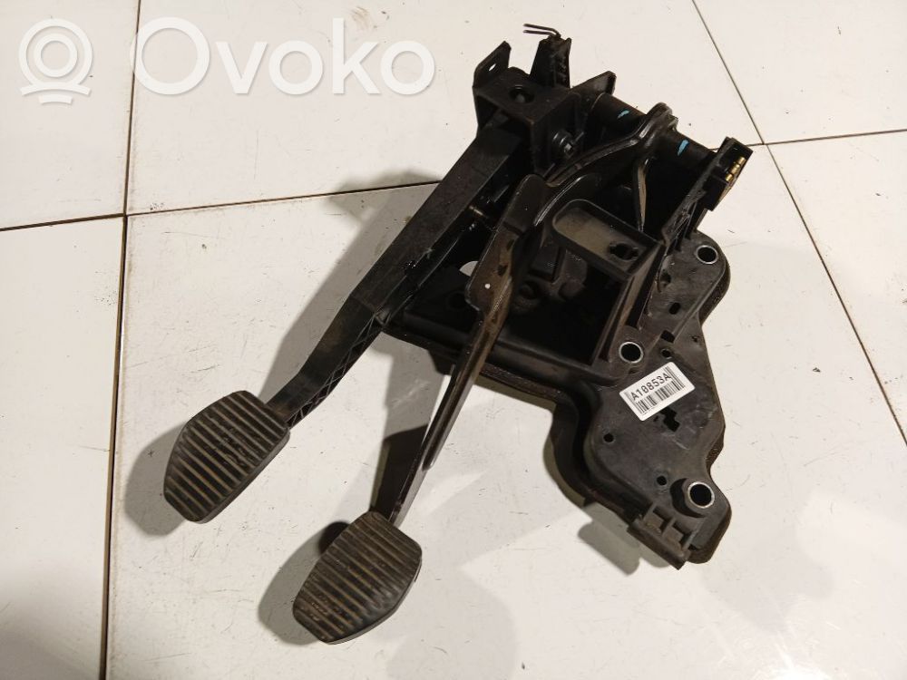 Peugeot 407 Sankabos pedalas 