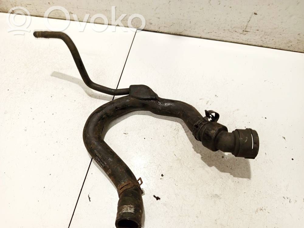 Audi A6 S6 C5 4B Tubo flessibile del liquido di raffreddamento del motore 