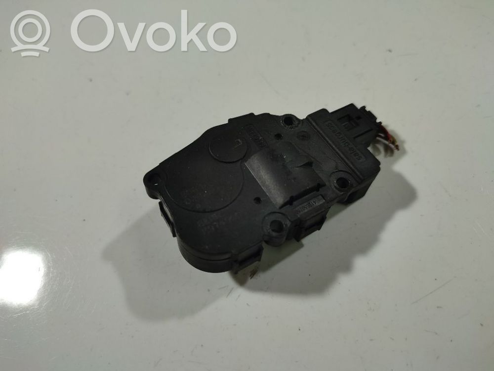 Audi A5 8T 8F Silniczek nagrzewnicy 