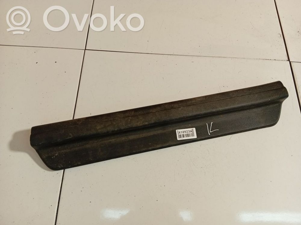 Hyundai i30 Capac prag față