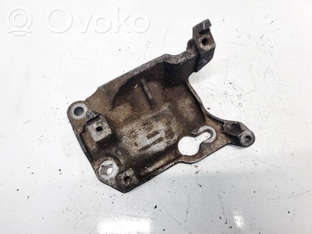 Chrysler Pacifica Engine mounting bracket 