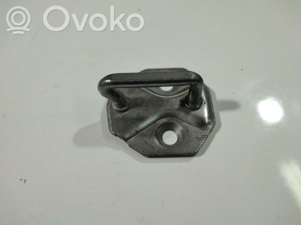 Ford Fiesta Rygiel zamka drzwi tylnych 
