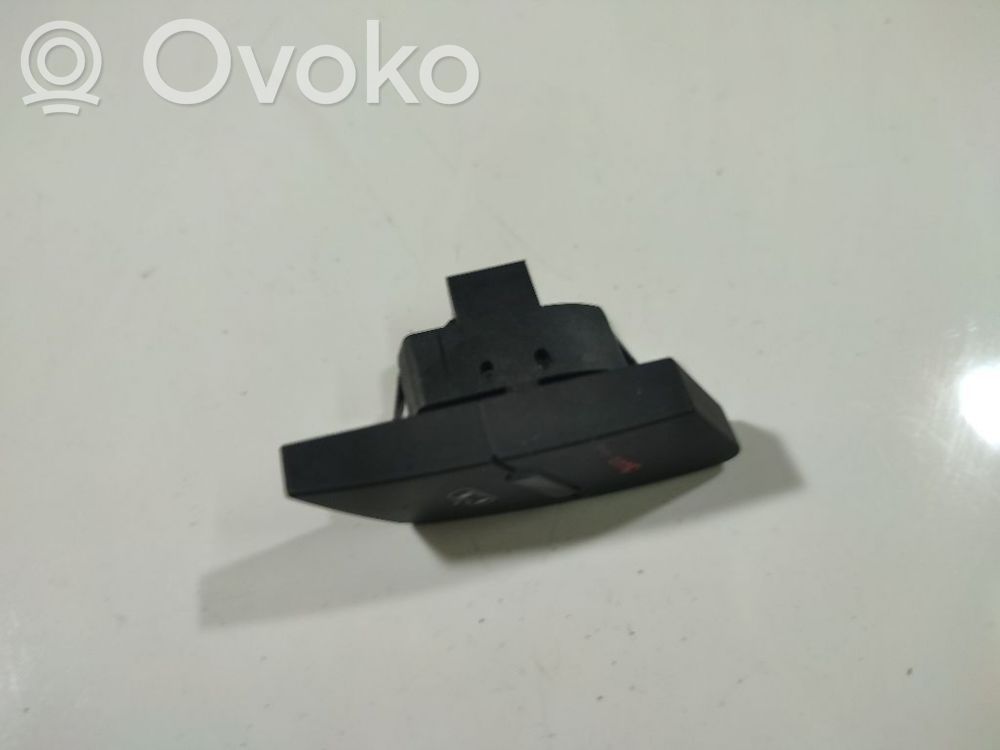 Audi A6 S6 C6 4F Keskuslukituksen kytkin 
