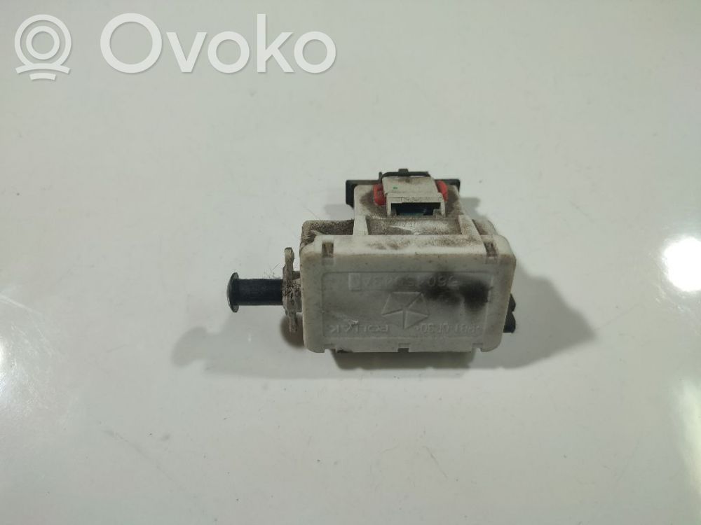 Brake pedal sensor switch