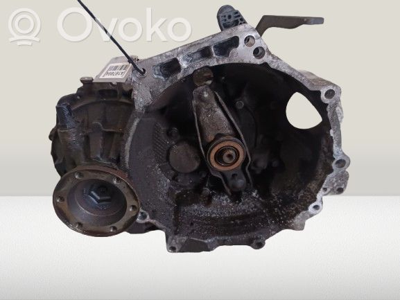 Volkswagen Polo IV 9N3 Caja de cambios manual de 5 velocidades 