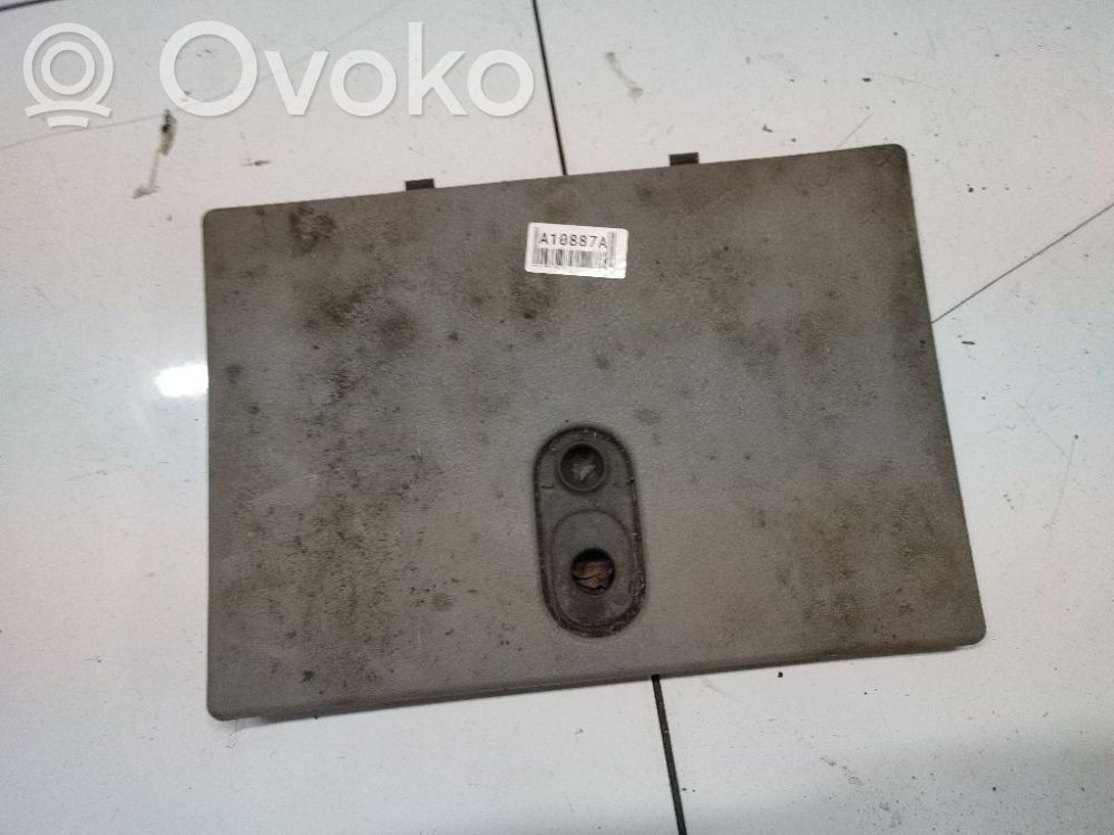 Renault Scenic I Muu vararenkaan verhoilun elementti