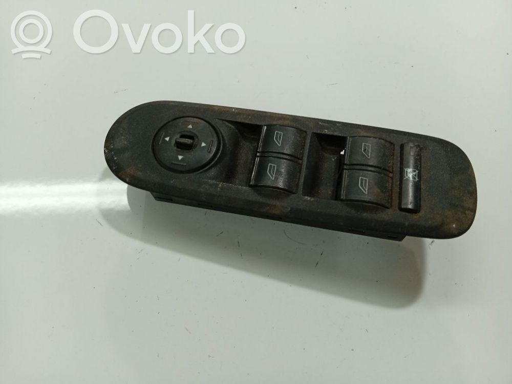 Electric window control switch   2104610121,21042006,2104610121,6M2T14A132AE,6M2T14A132AE