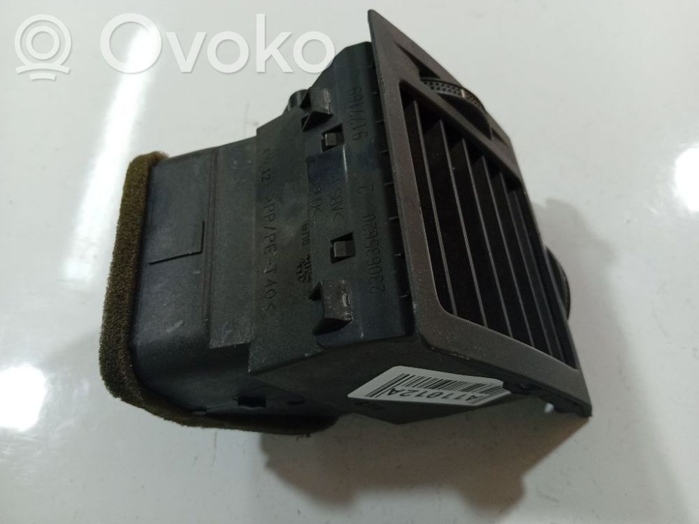 Grille d'aération centrale   230635620,230635620,9177169