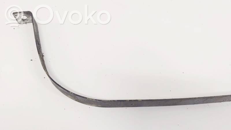 Volkswagen PASSAT B5 Uchwyt / Mocowanie zbiornika paliwa 