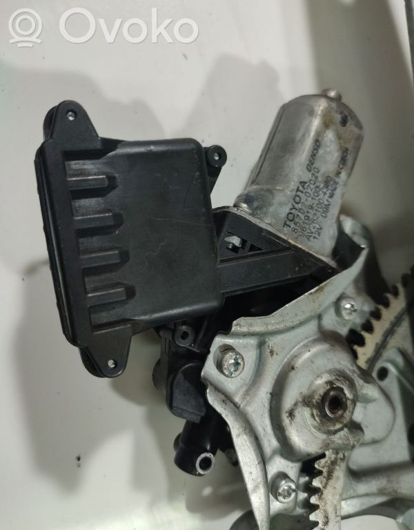 Toyota Avensis T270 Motorino alzacristalli della portiera anteriore