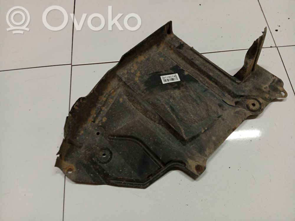 Nissan X-Trail T30 Placa protectora/protector antisalpicaduras motor 