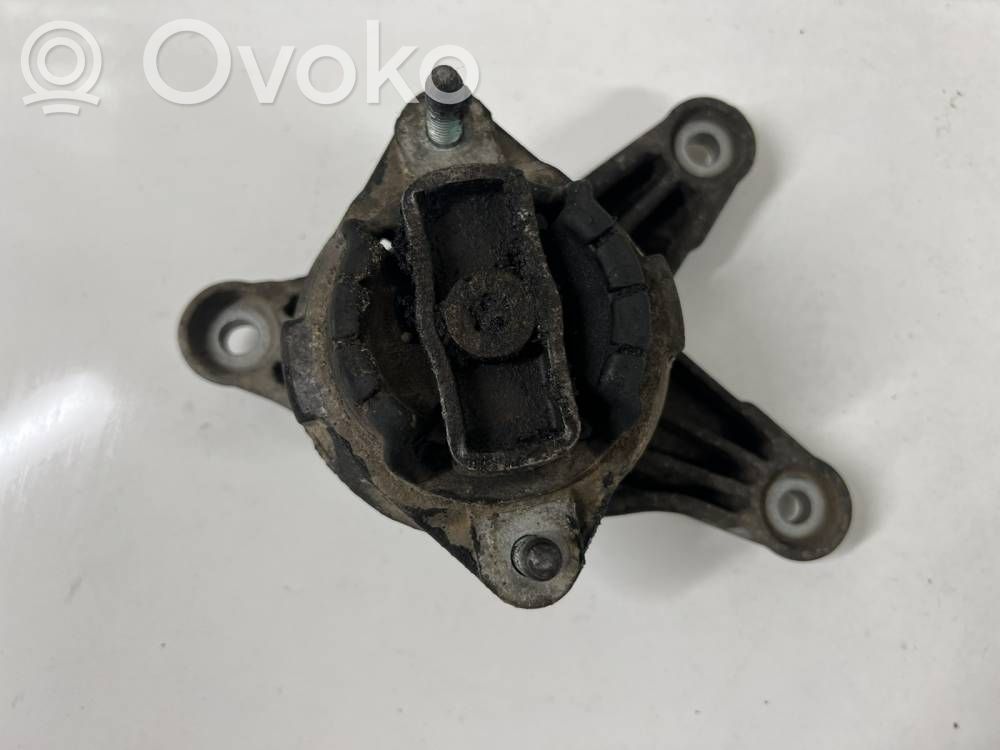 Audi A4 S4 B6 8E 8H Wspornik / Mocowanie silnika 