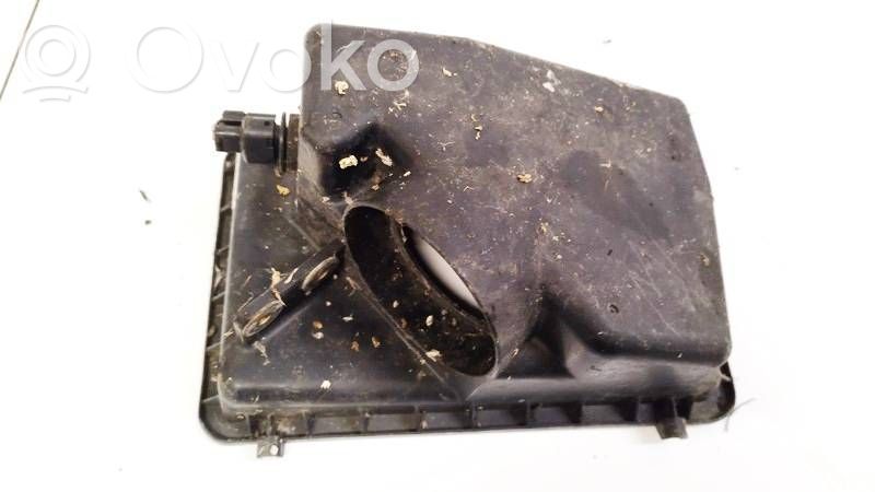 Mazda 323 F Caja del filtro de aire 