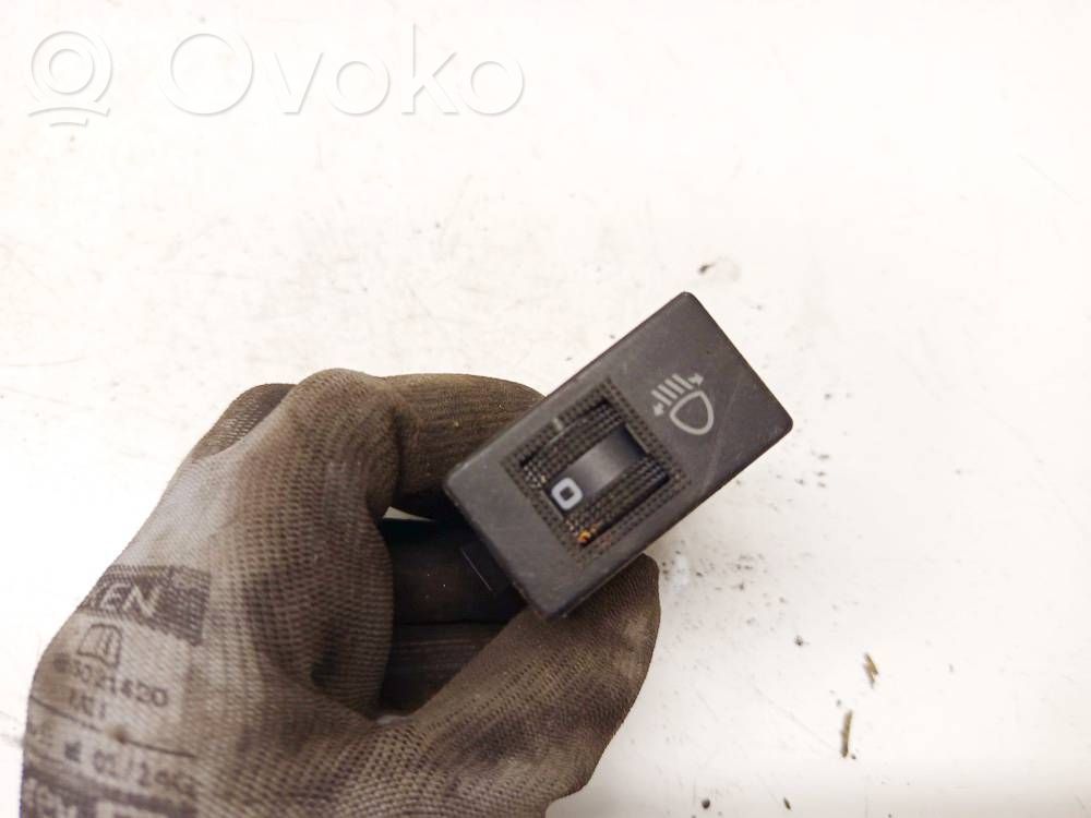 Bouton commande réglage hauteur de phares   8D0941301,8D0941301