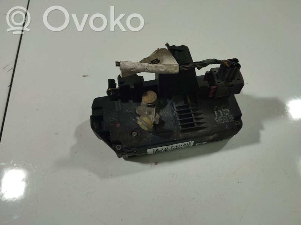 Saab 9-5 Serratura portiera posteriore 