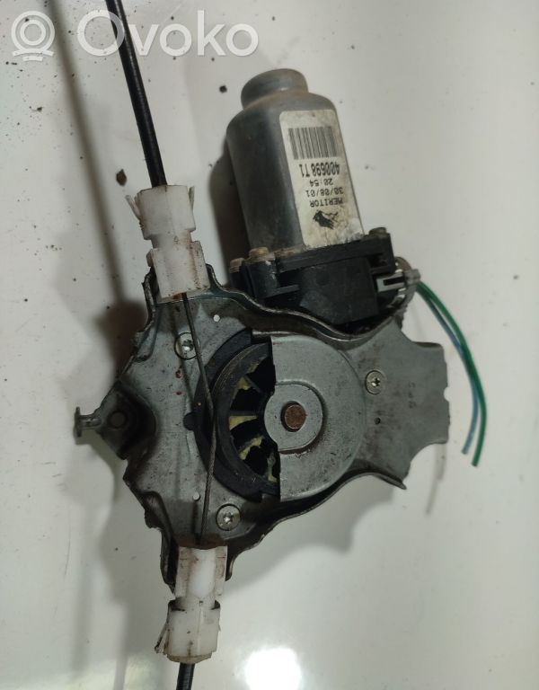 Nissan Almera Tino Motorino alzacristalli della portiera anteriore 