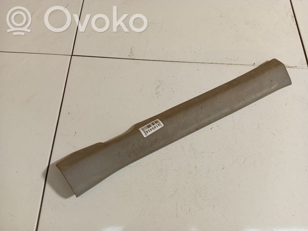 Nissan Almera Tino Altra parte interiore 