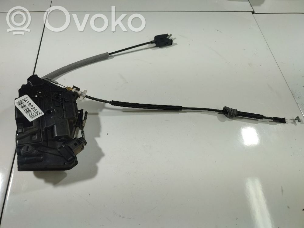 Skoda Superb B6 (3T) Takaoven lukko 