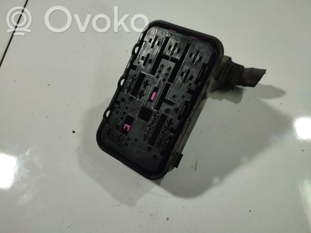Volkswagen PASSAT B6 Set scatola dei fusibili 