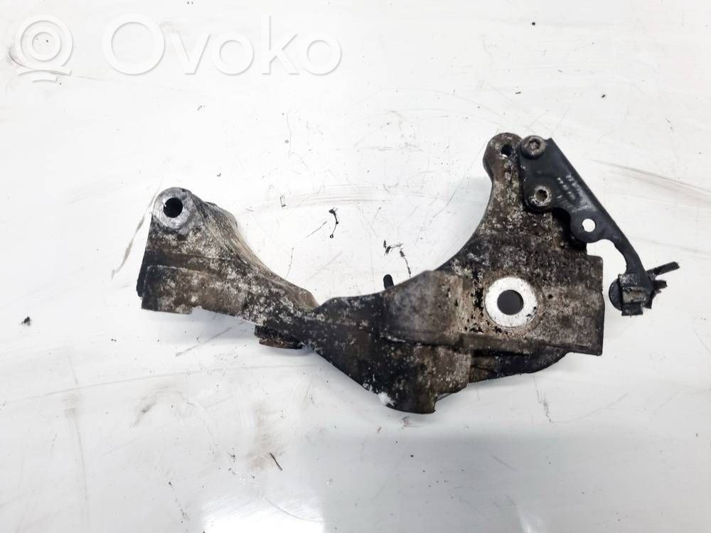 Opel Astra H Engine mounting bracket 