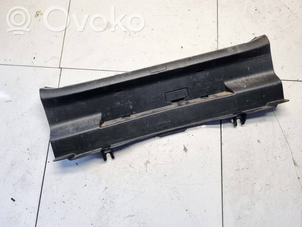 Skoda Octavia Mk2 (1Z) Inne elementy wykończenia bagażnika 