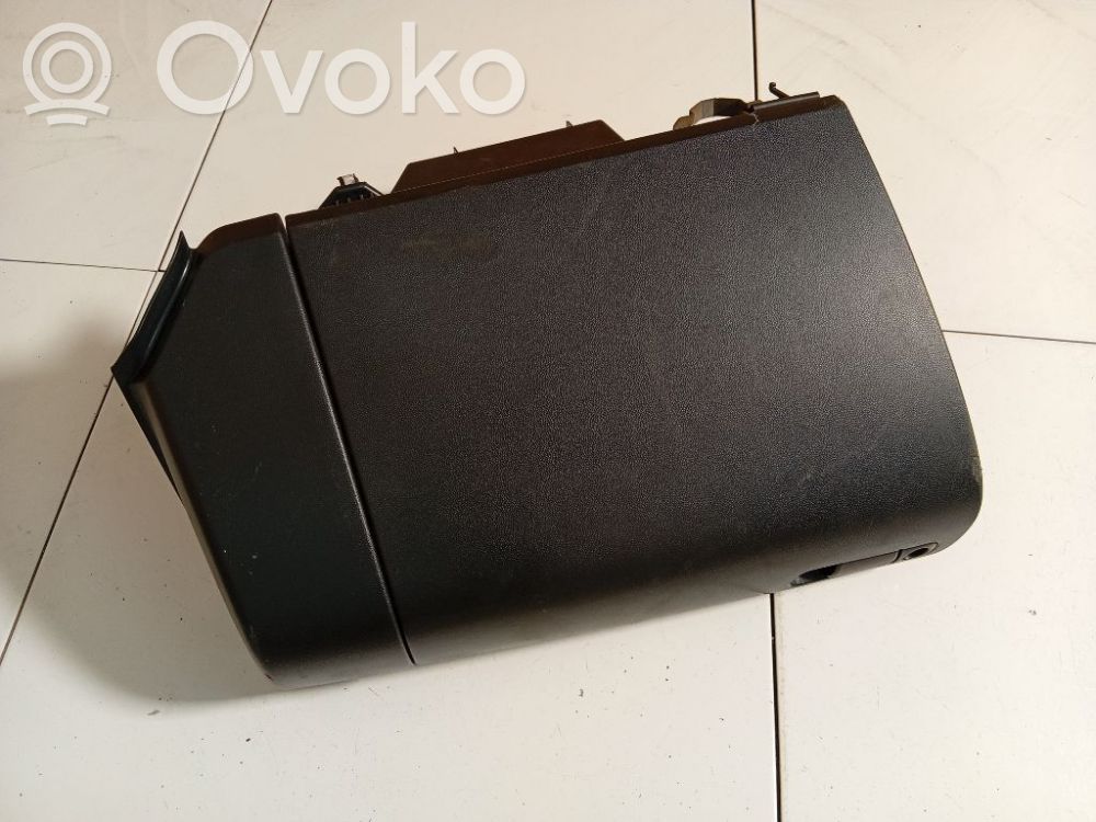 Mazda 3 I Vano portaoggetti 