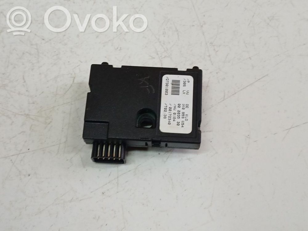 Volkswagen Touran I Uchwyt / Rączka regulacji kierownicy 