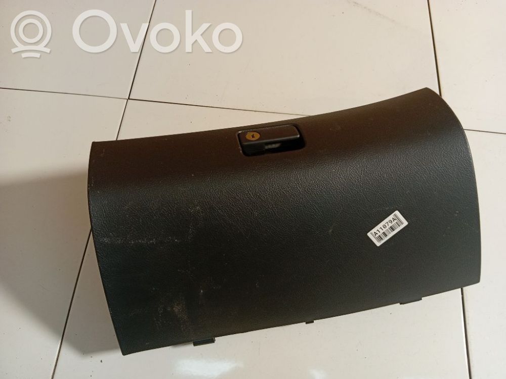 Toyota Avensis T250 Schowek deski rozdzielczej 
