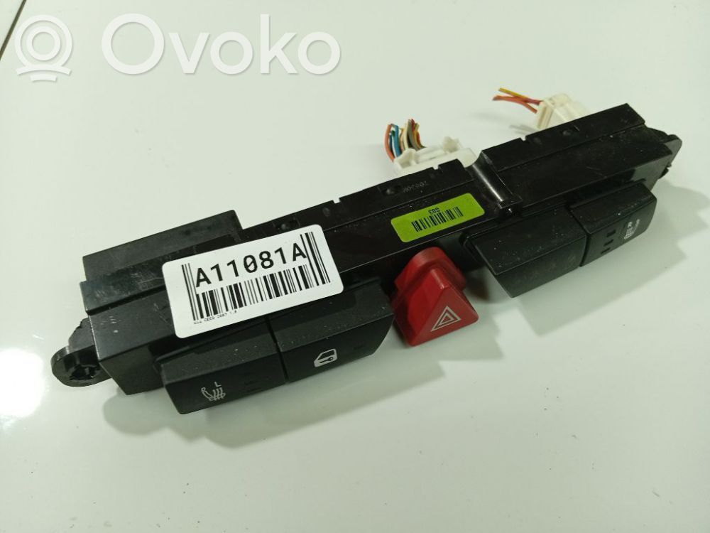 Botón interruptor de luz de peligro   937001H000,937001H000,937001H010,937001H000,937001H010