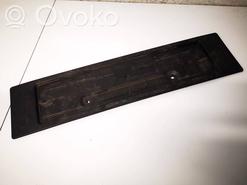 Tesla Model Y Kita salono detalė 