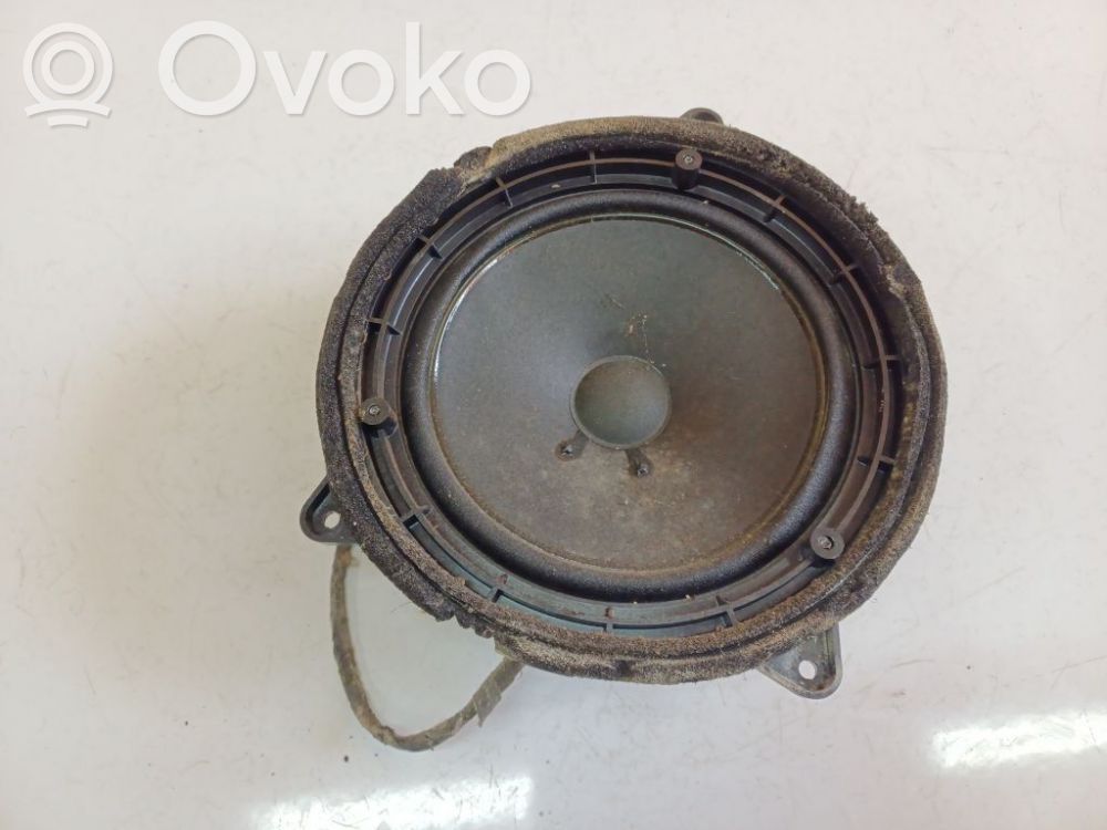 Audi A4 S4 B5 8D Altavoz de la puerta delantera 