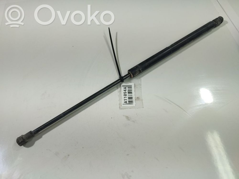 Volkswagen Golf IV Tailgate/trunk strut/damper 