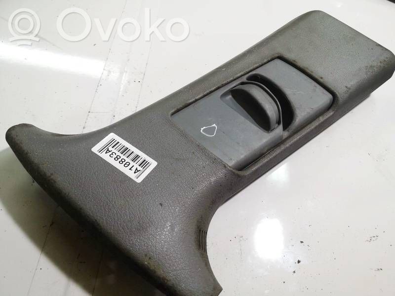 Audi A4 S4 B5 8D Pilar (B) (superior) 