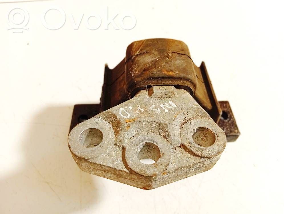 Opel Insignia A Engine mount bracket 