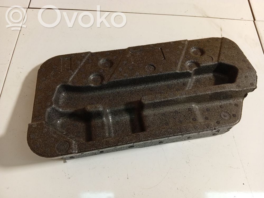 Ford Focus C-MAX Garniture de section de roue de secours