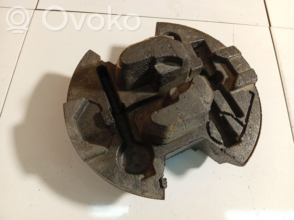 Peugeot 406 Atsarginio rato skyriaus apdaila 