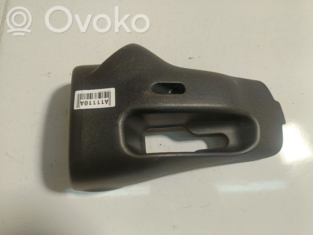 Toyota Yaris Elementy poszycia kolumny kierowniczej 