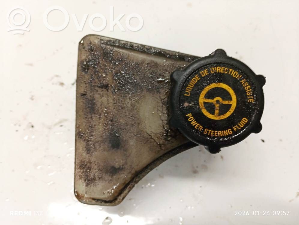 Ford Mondeo MK I Ohjaustehostimen nestesäiliö 