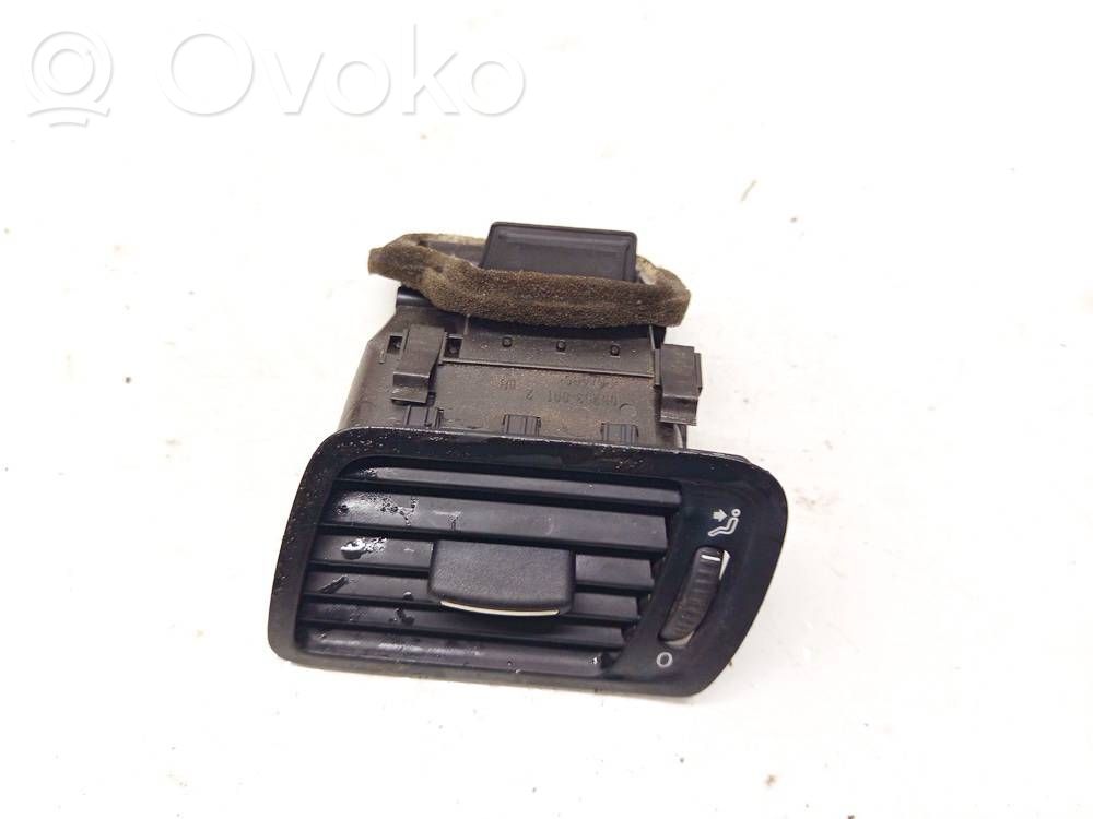 Volkswagen PASSAT B6 Grilă ventilație centrală 