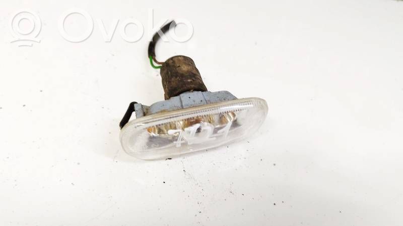 Audi A4 S4 B6 8E 8H Semnalizator bară față 