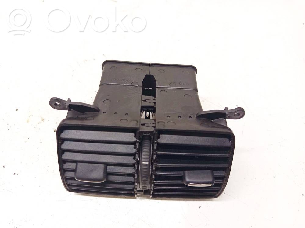 Volkswagen PASSAT B6 Rejilla de ventilación central del panel 