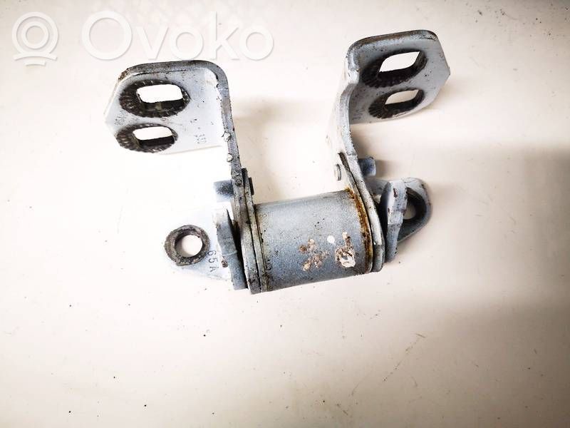 Bisagra inferior de la puerta trasera   1120038,1120038