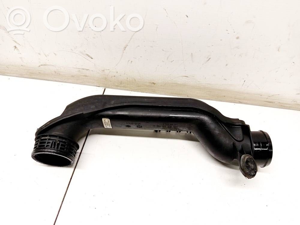 Volkswagen PASSAT B6 Tube d'admission de tuyau de refroidisseur intermédiaire